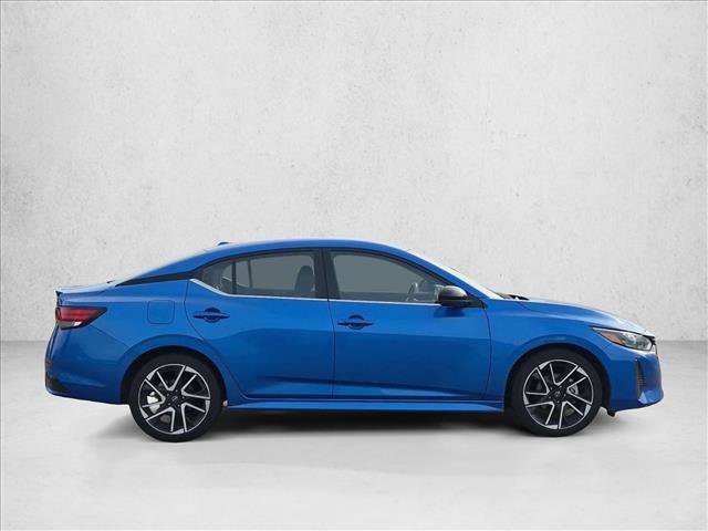 Used 2025 Nissan Sentra SR FWD image 4