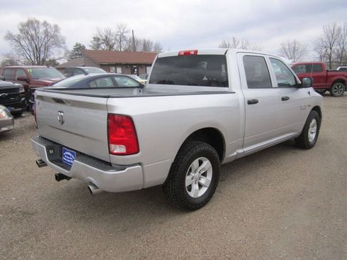 Used 2016 RAM 1500 Express RWD image 5