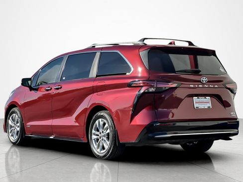 Certified 2021 Toyota Sienna Limited image 3