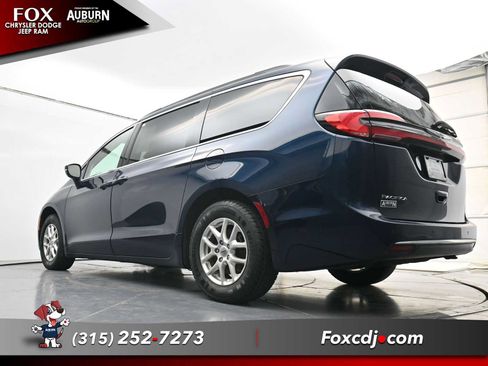 Used 2022 Chrysler Pacifica Touring-L FWD image 22