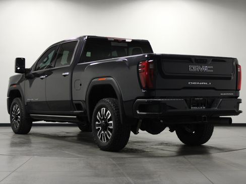 Used 2024 GMC Sierra 3500 Denali Ultimate AWD/4WD image 6