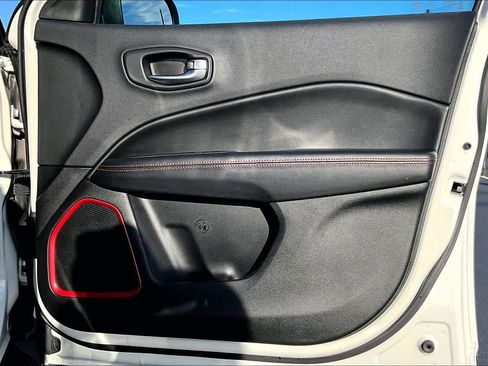 Used 2018 Jeep Compass Trailhawk w/ Leather Interior Group image 26