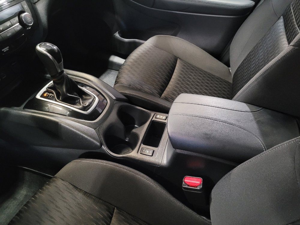 Used 2020 Nissan Rogue SV FWD image 26