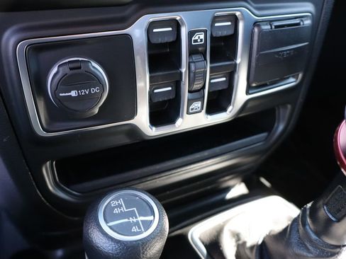 Used 2022 Jeep Gladiator Sport image 26