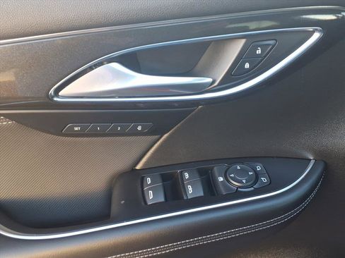 Certified 2025 Buick Envision Preferred image 19