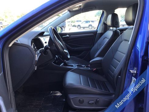 Used 2024 Volkswagen Jetta SE FWD image 23