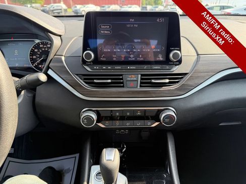 Used 2024 Nissan Altima 2.5 SV AWD/4WD image 23