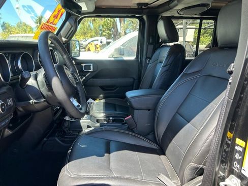 Used 2023 Jeep Wrangler Unlimited Sahara AWD/4WD image 19