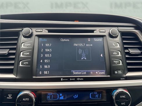 Used 2018 Toyota Highlander XLE FWD image 20