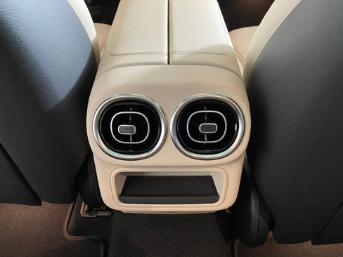 Used 2026 Mercedes-Benz GLC 300 4MATIC image 27