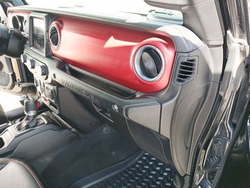 Used 2018 Jeep Wrangler Unlimited Rubicon image 30