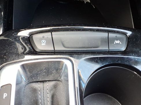 Used 2025 Chevrolet Trax LT w/ LT Convenience Package image 26