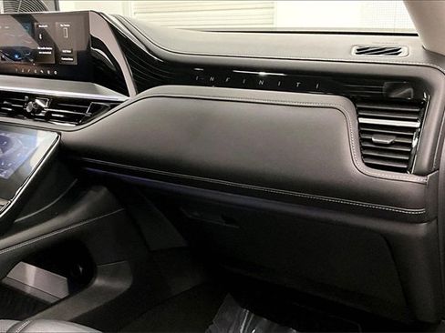 Used 2025 INFINITI QX80 Sensory w/ Exterior Package image 17