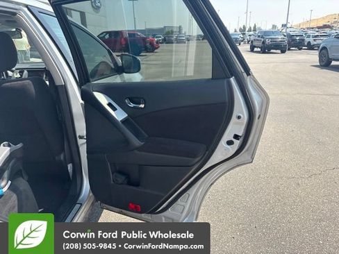 Used 2009 Nissan Murano SL AWD/4WD image 16