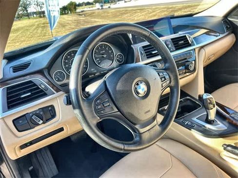 Used 2018 BMW 320i Sedan image 15