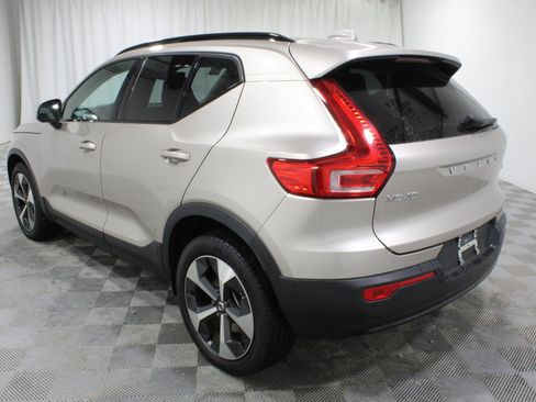 Used 2023 Volvo XC40 B4 Ultimate FWD image 30