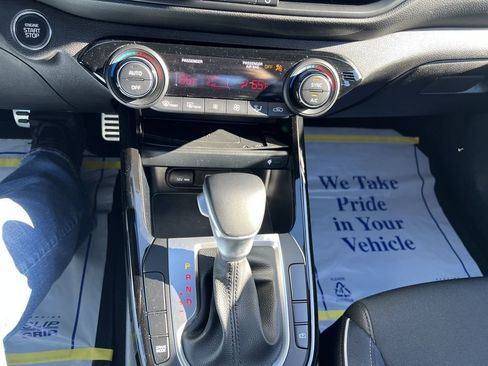 Used 2023 Kia Forte GT-Line w/ GT-Line Premium Package image 12