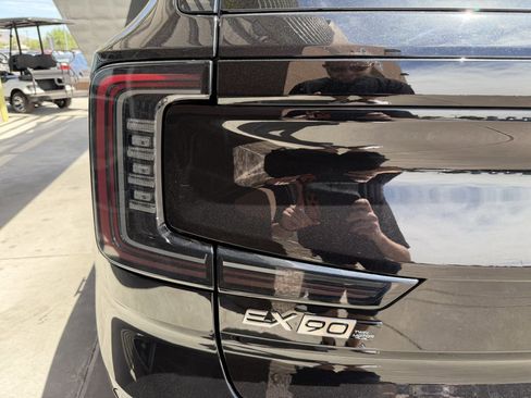 Used 2025 Volvo EX90 Plus AWD/4WD image 14