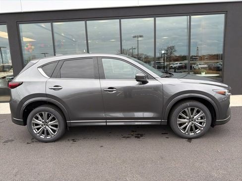 New 2025 MAZDA CX-5 Signature image 2
