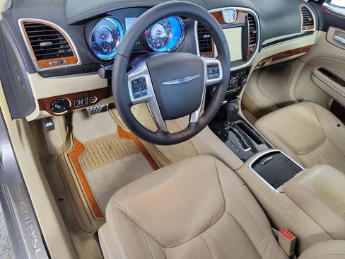 Used 2011 Chrysler 300 Limited RWD image 11