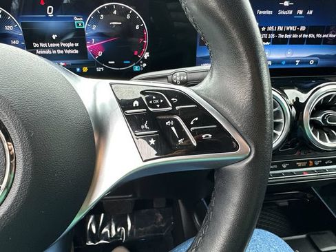 Used 2025 Mercedes-Benz GLA 250 4MATIC image 35
