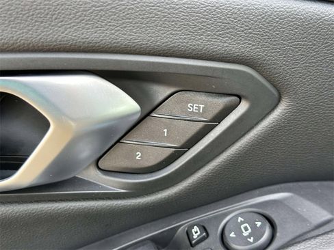 Certified 2025 BMW 330i xDrive Sedan w/ Convenience Package image 18