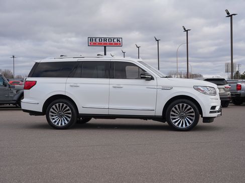 Used 2020 Lincoln Navigator Reserve w/ Luxury Package image 2