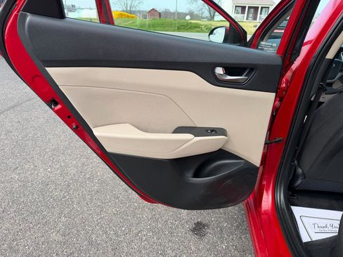 Used 2019 Hyundai Accent SE image 11