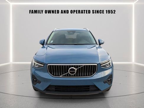 Used 2023 Volvo XC40 B5 Plus AWD/4WD image 6