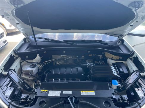 Used 2025 Volkswagen Atlas Cross Sport SE image 34