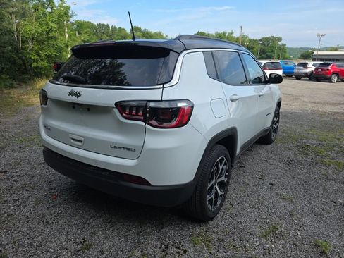 Used 2025 Jeep Compass Limited AWD/4WD image 3