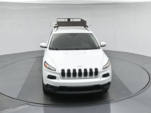 Used 2017 Jeep Cherokee Latitude FWD image 39