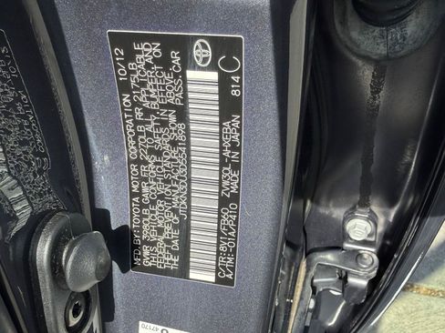 Used 2013 Toyota Prius Three w/ Solar Roof Pkg FWD image 36