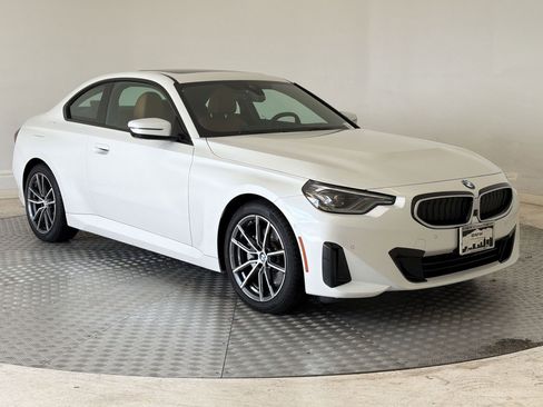 Used 2025 BMW 230i xDrive Coupe w/ Premium Package AWD/4WD image 7