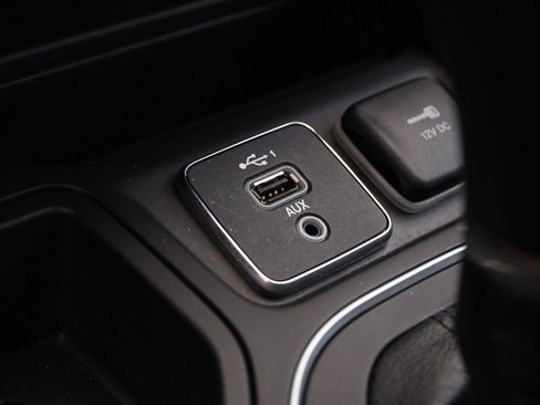 Used 2021 Jeep Cherokee Latitude Lux w/ Sun & Sound Group image 17