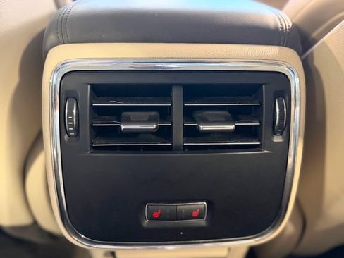 Used 2017 Lincoln Continental Select w/ Climate Package FWD image 38