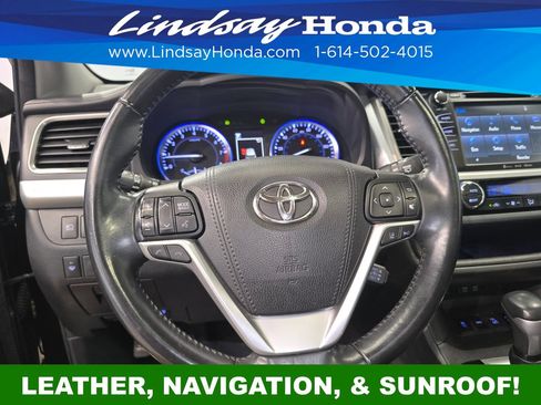 Used 2018 Toyota Highlander SE AWD/4WD image 15