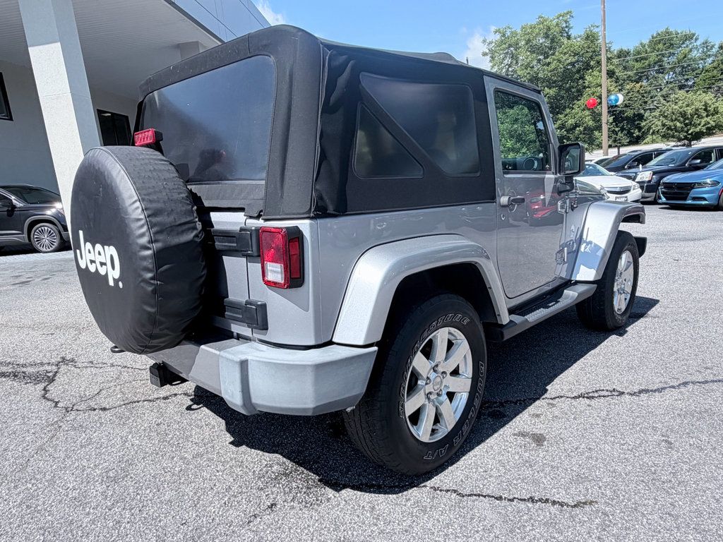 Used 2018 Jeep Wrangler Sahara w/ Dual Top Group AWD/4WD image 6