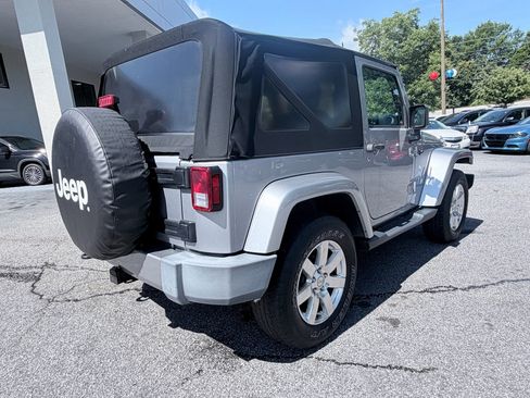 Used 2018 Jeep Wrangler Sahara w/ Dual Top Group AWD/4WD image 6