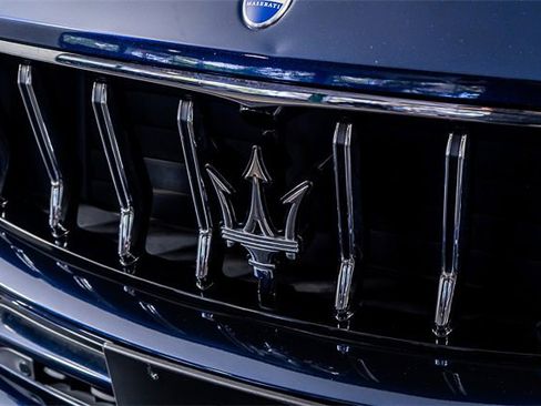 Used 2022 Maserati Levante GT image 25