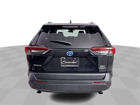 Used 2021 Toyota RAV4 XLE image 7