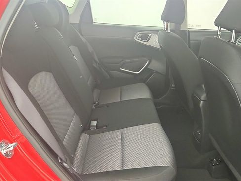 Used 2023 Kia Soul S image 32