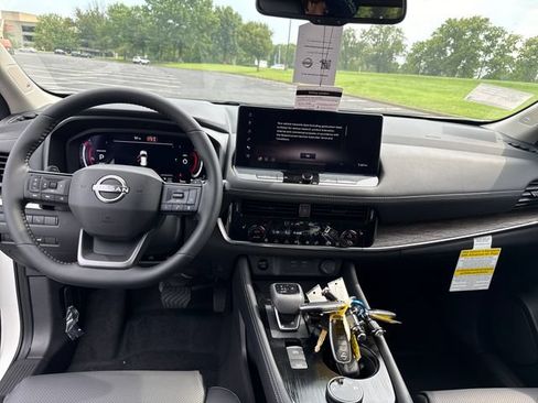 New 2026 Nissan Rogue Platinum w/ Platinum Premium Package AWD/4WD image 15