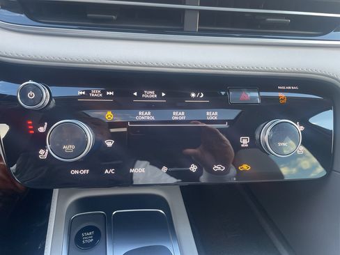 New 2026 INFINITI QX60 Luxe image 30