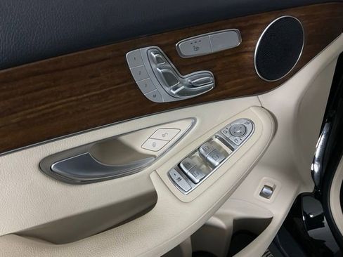 Used 2022 Mercedes-Benz GLC 300 GLC 300 image 28