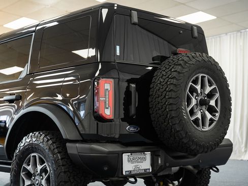 Used 2025 Ford Bronco Badlands image 6