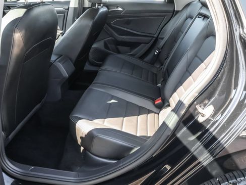 Certified 2024 Volkswagen Jetta SE FWD image 28
