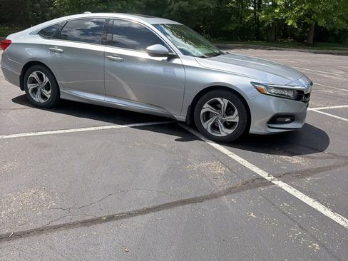 Used 2019 Honda Accord EX image 8