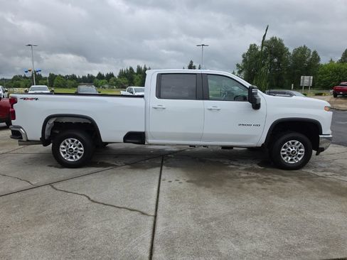 Used 2025 Chevrolet Silverado 2500 LT w/ Convenience Package AWD/4WD image 7