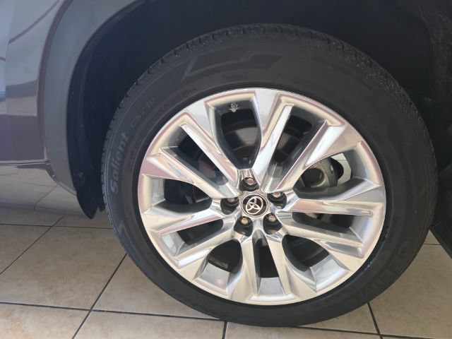 Used 2022 Toyota Highlander Limited AWD/4WD image 16